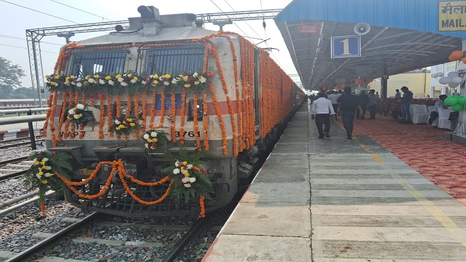 Train starts between Mailani-Shahgarh in Lakhimpur kheri