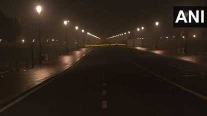 Delhi : दिल्ली-एनसीआर में अचानक बदला मौसम, बारिश और सर्द हवाओं ने बढ़ाया ठंडक का अहसास Delhi witnesses sudden change in weather, receives light rain