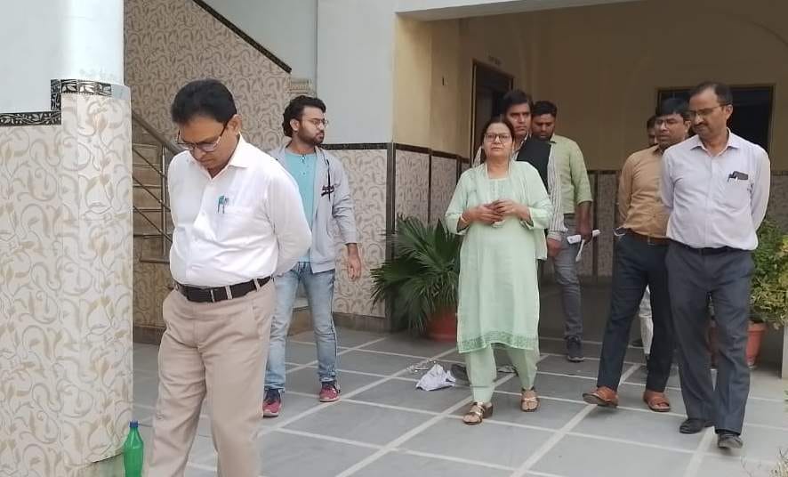 Azam Khan News: Administration notice period ends, Azam Khan school may be locked today