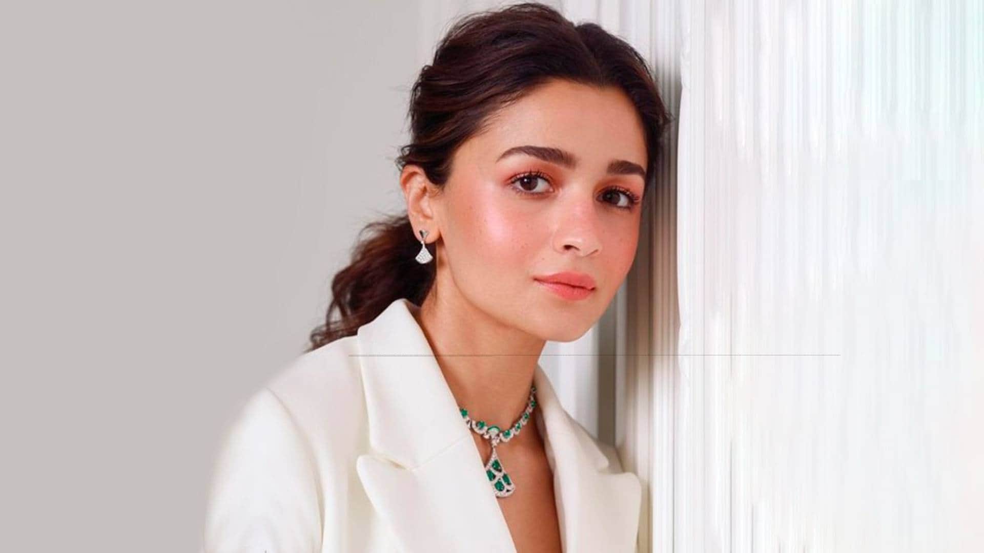 Katrina Kaif sunny leone Deepika Padukone Alia Bhatt Imran Khan Bollywood Stars who born in Abroad