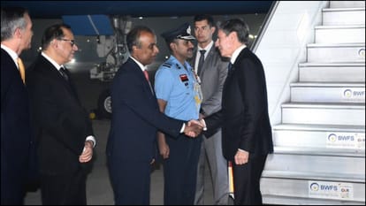 India-US Dialogue: दिल्ली पहुंचे अमेरिकी विदेश मंत्री ब्लिंकन, आज भारत-यूएस टू प्लस टू वार्ता में लेंगे भाग US State Secretary Antony Blinken arrives in New Delhi for 5th India-US Ministerial Dialogue