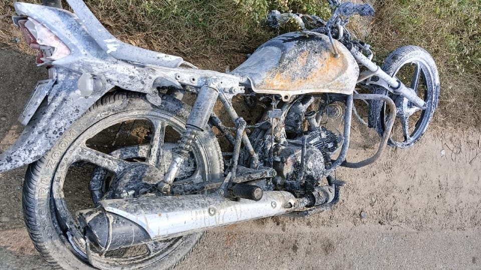 B Pharma student burnt alive due to fire in moving bike on Highway in Bareilly
