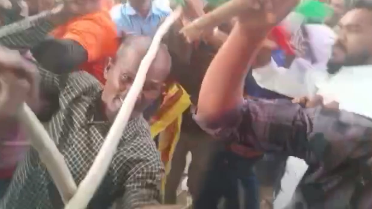 MP Election 2023: Congress and independent supporters clash over meeting place, fight