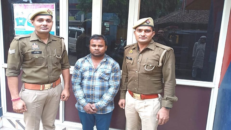 husband Gave talaq to wife for love of eunuch in meerut