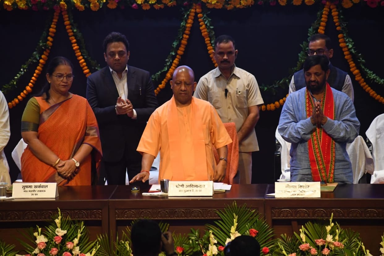 Lucknow News: CM Yogi launches free LPG cylinder refill distribution campaign