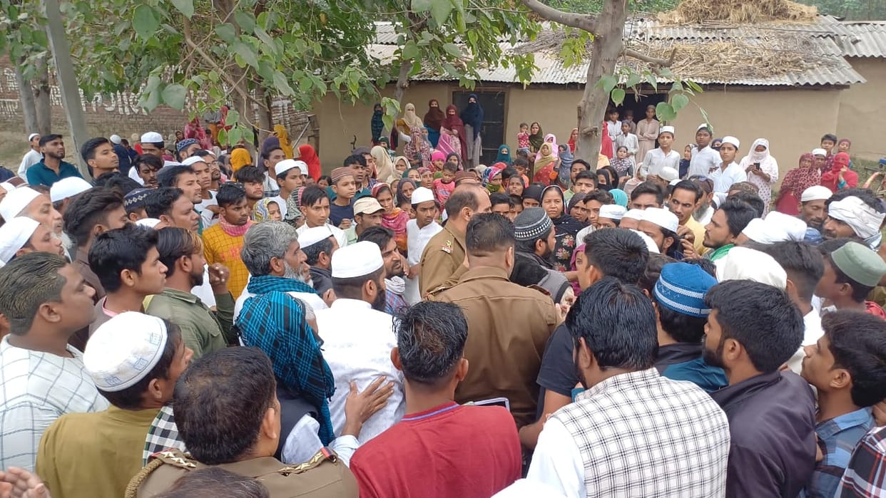 West UP News Live: Two died in an accident in Saharanpur, clerk caught taking bribe of 50 thousand in Shamli