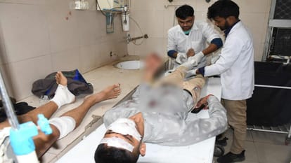 Gorakhpur Accident: कुशीनगर हाईवे से जिला अस्पताल और बीआरडी तक अफरा-तफरी, मरीज बोल- डॉक्टर मेरी जान बचा लो Chaos from Kushinagar Highway to District Hospital and BRD after road accident