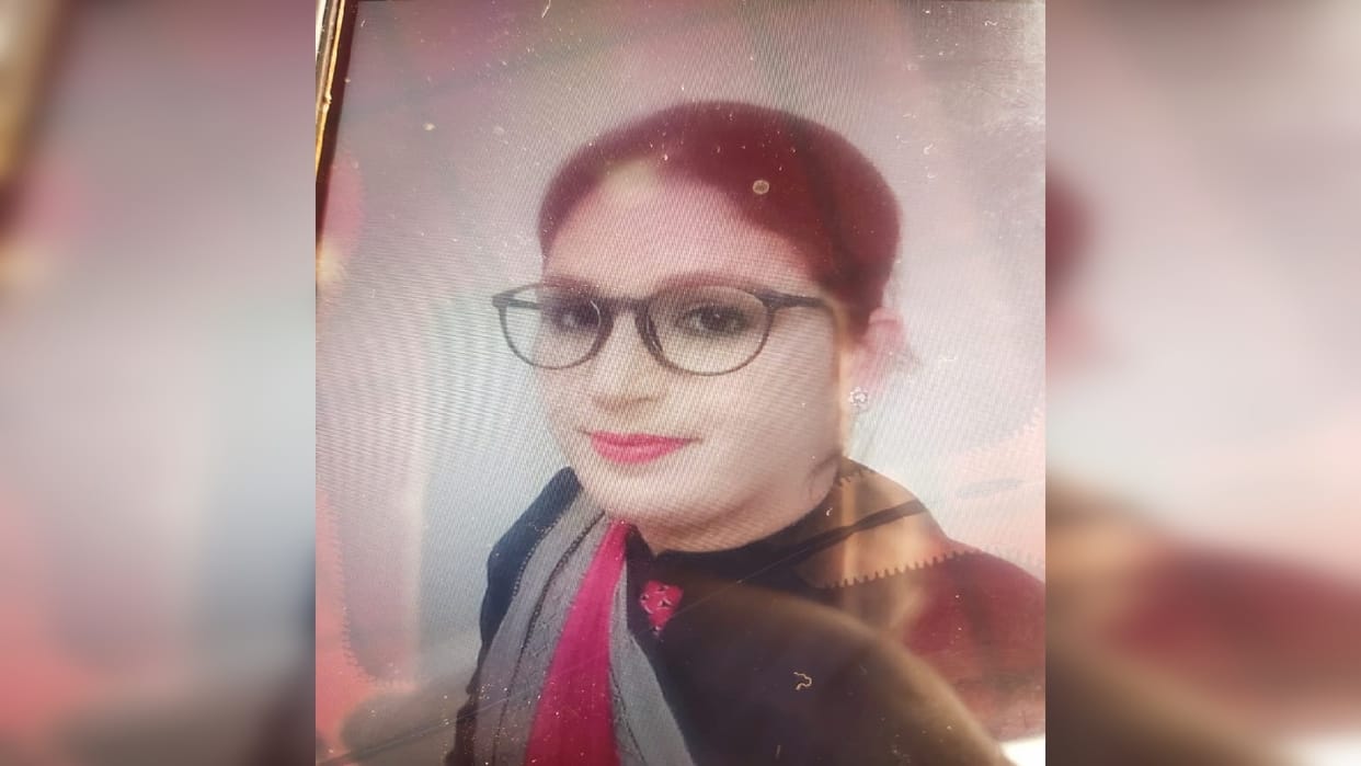 Hotel worker woman dies after falling from flat window in Agra