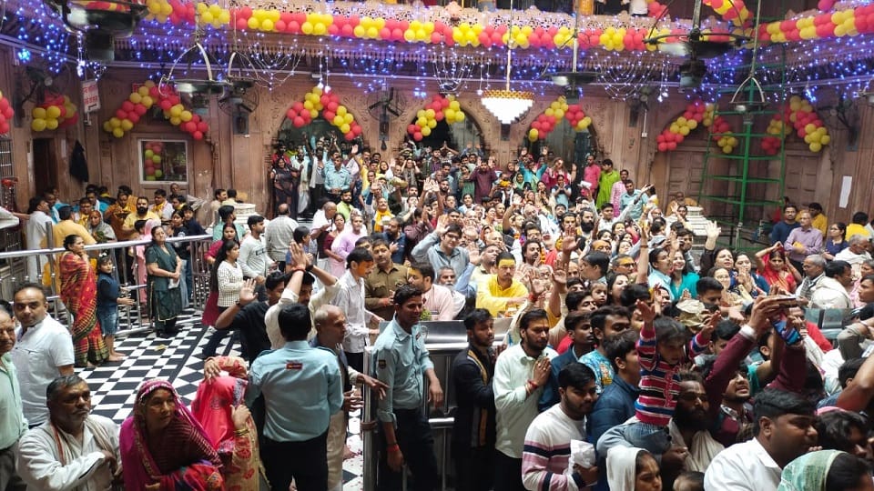 Vrindavan visit Banke Bihari on Diwali Know how crowd