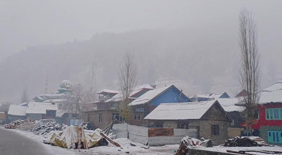 Weather: Orange-yellow alert of heavy rain and snowfall in 10 districts of Jammu and Kashmir