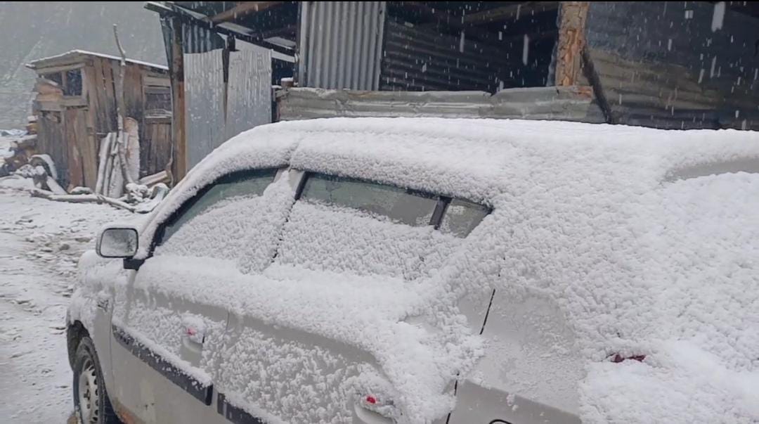 Mughal Road closed due to snowfall in Jammu and Kashmir
