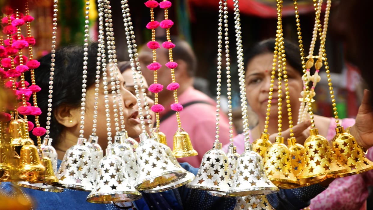 Diwali 2023: Rajasthani Toran will enhance the beauty of homes, terracotta lamps will sparkle