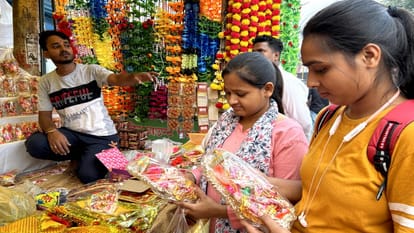 Dhanteras 2023 Expectation of Rs 300 crore Market decorated in Gorakhpur today special