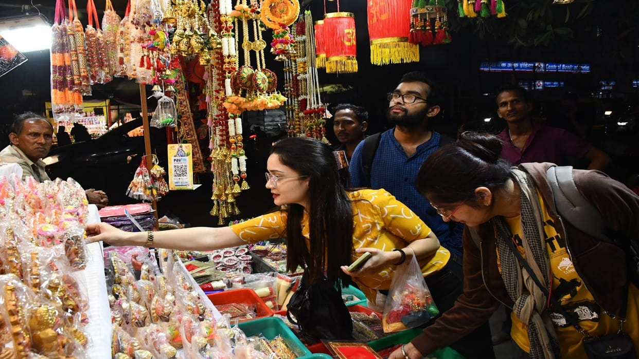 Dhanteras today: Market is ready to welcome Goddess Lakshmi, there will be heavy rain of wealth today