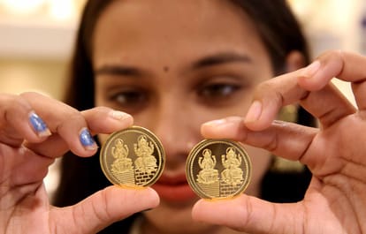Dhanteras: Money rained in UP markets, business worth Rs 17000 crore