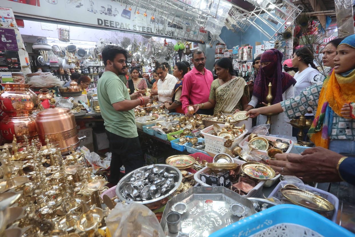 Trade worth Rs 50 thousand crore in the country on Dhanteras 2023  electronics saw surge CAIT