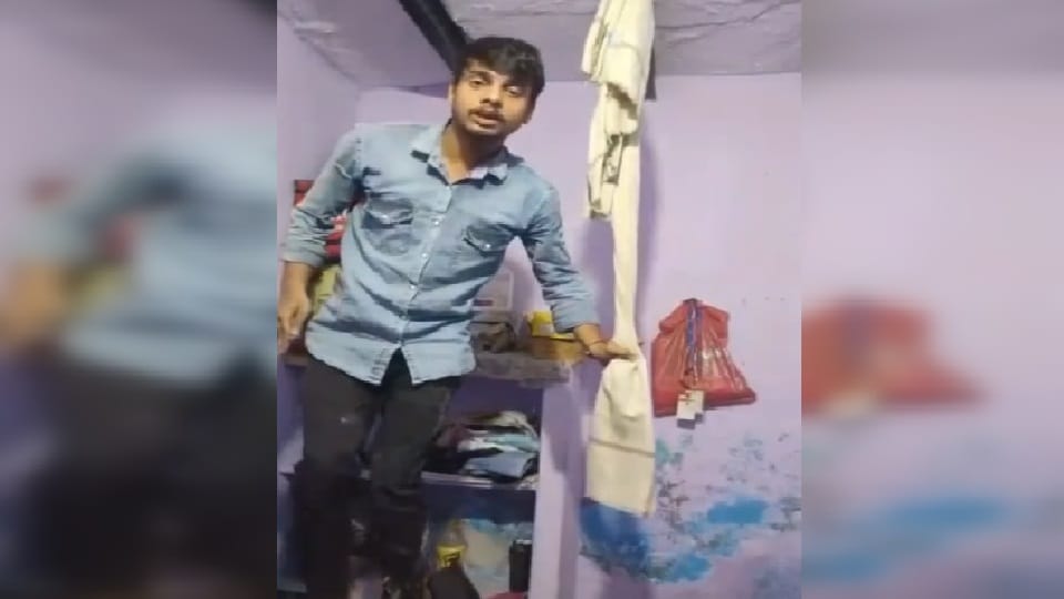 Young man committed suicide while talking about affair In Ghaziabad