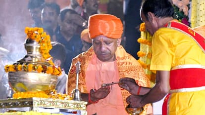 अयोध्या में 22 लाख 23 हजार दीये जलाने का बना वर्ल्‍ड रिकॉर्ड, देखिए मनमोहक तस्‍वीरें