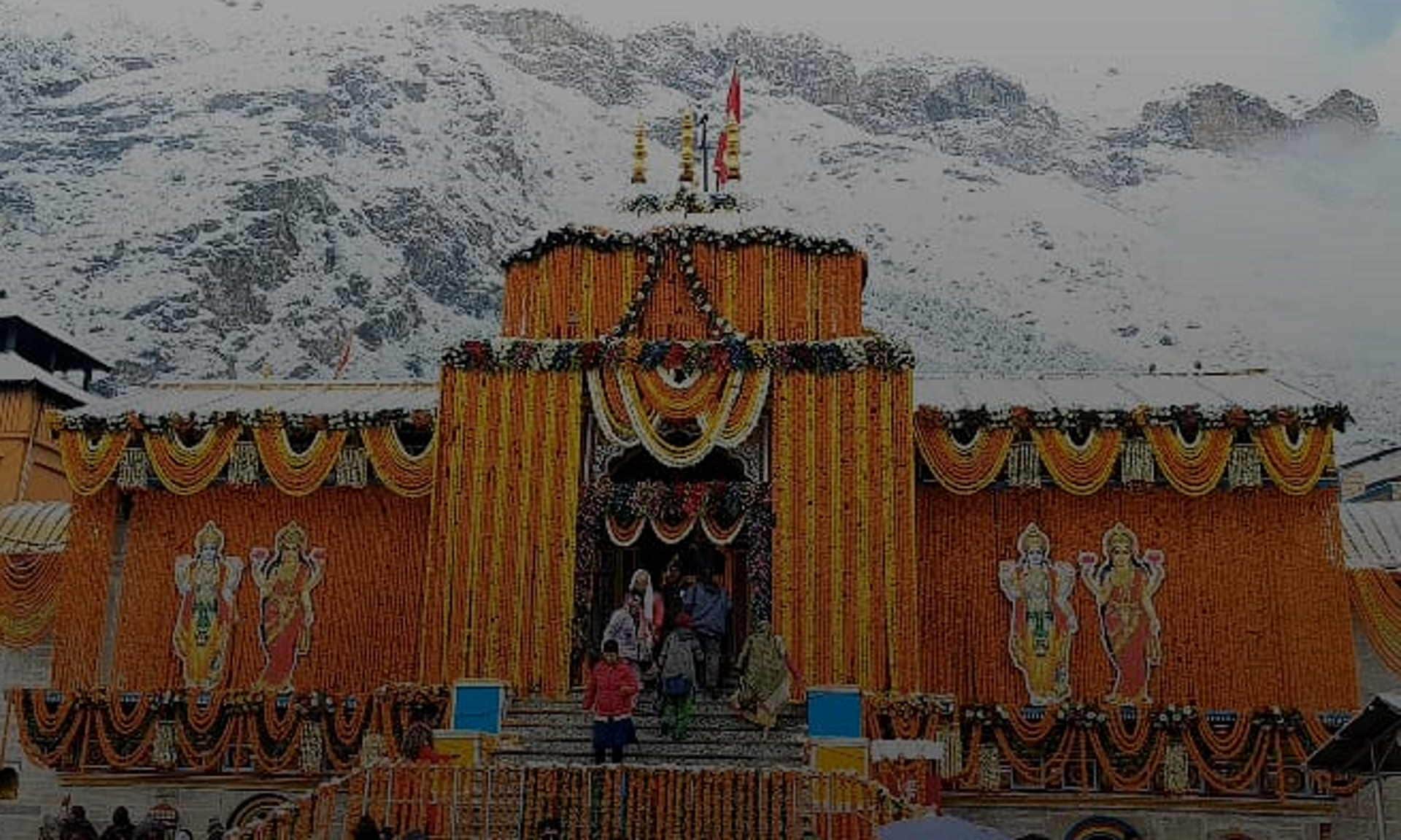 Snowfall in Badrinath and Kedarnath today Uttarakhand Weather Update Watch Photos