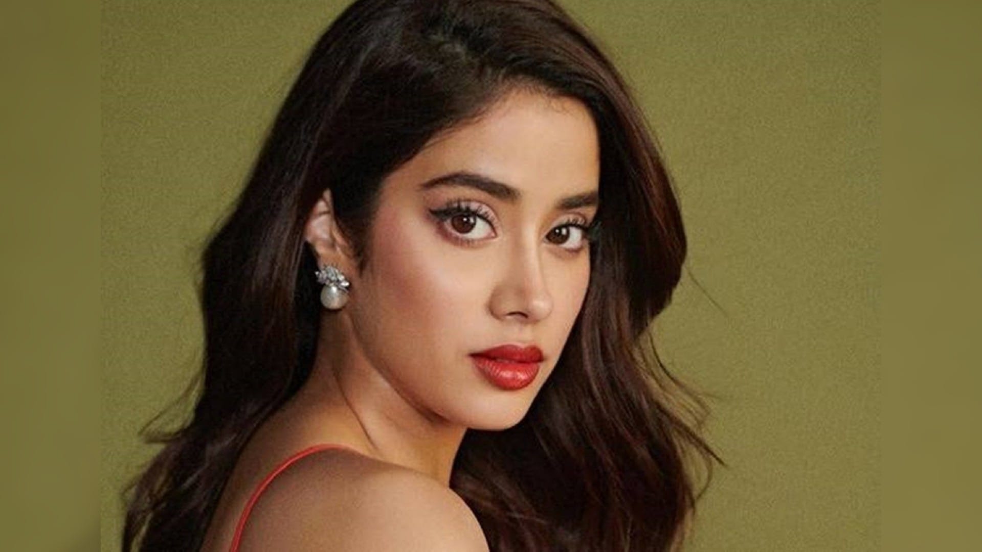 Janhvi Kapoor Birthday: Know More About actress career movies net worth