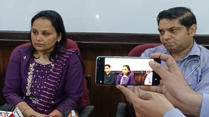 Unique case in Medical College: A child with four arms and four legs was born in a family in Muzaffarnagar