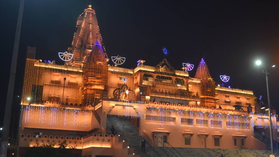 Shri Krishna birthplace temple illuminated with light of 1008 lamps in Mathura