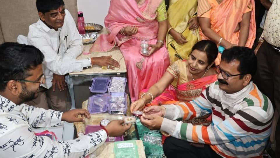 indore news dhanteras diwali deepawali rup chaudas roop chaturdashi