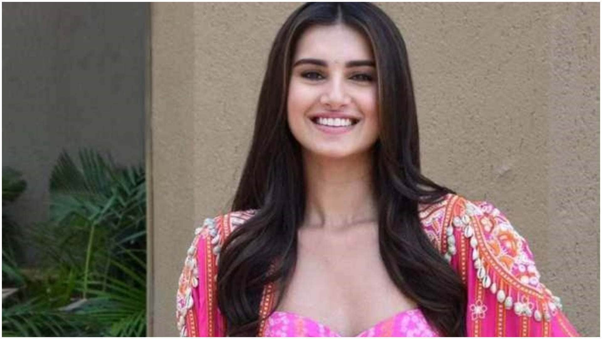 Tara sutaria birthday know unknown facts about actress life and career