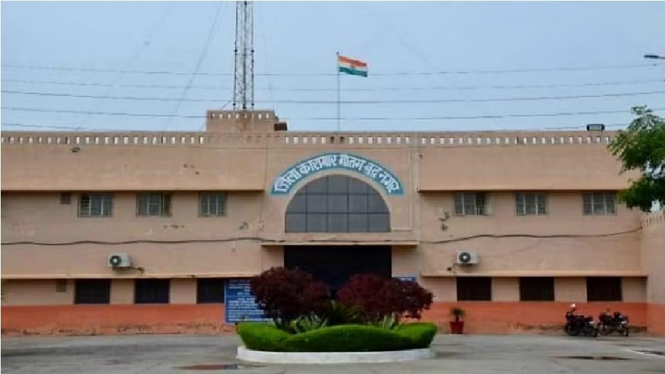 Puri and Kheer prepared for prisoners on Diwali in Greater Noida District Jail