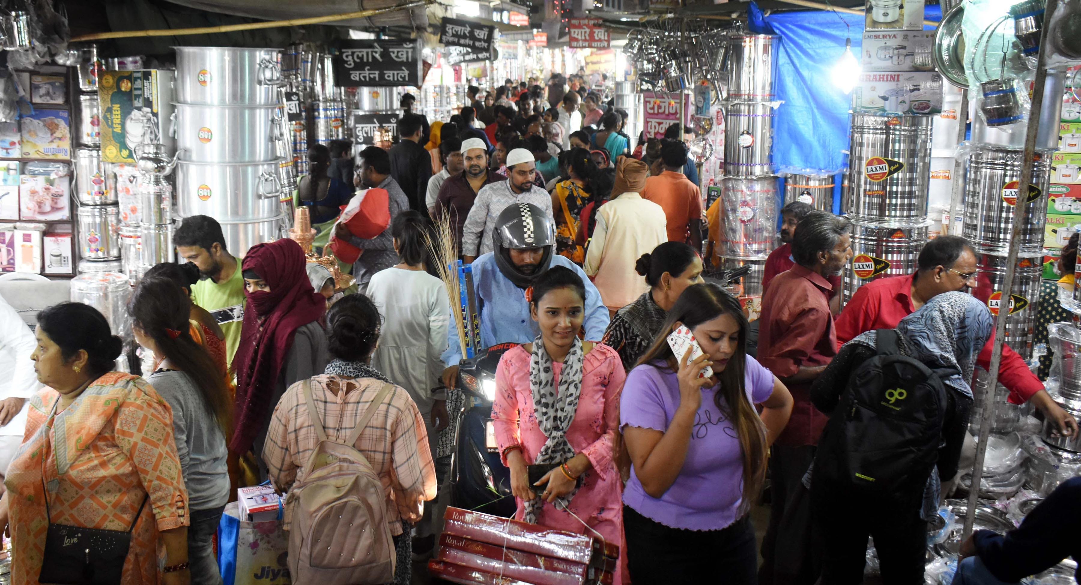 Market is prosperous on Dhanteras, business of Rs 1400 crore is estimated on Dhan Trayodashi.