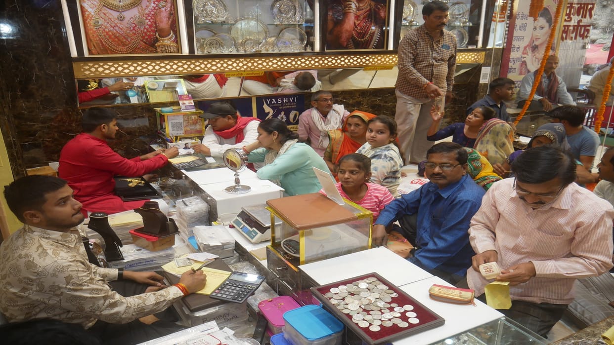 Dhanteras: purchases worth three thousand crores in 24 hours, people bought gold, silver and vehicles