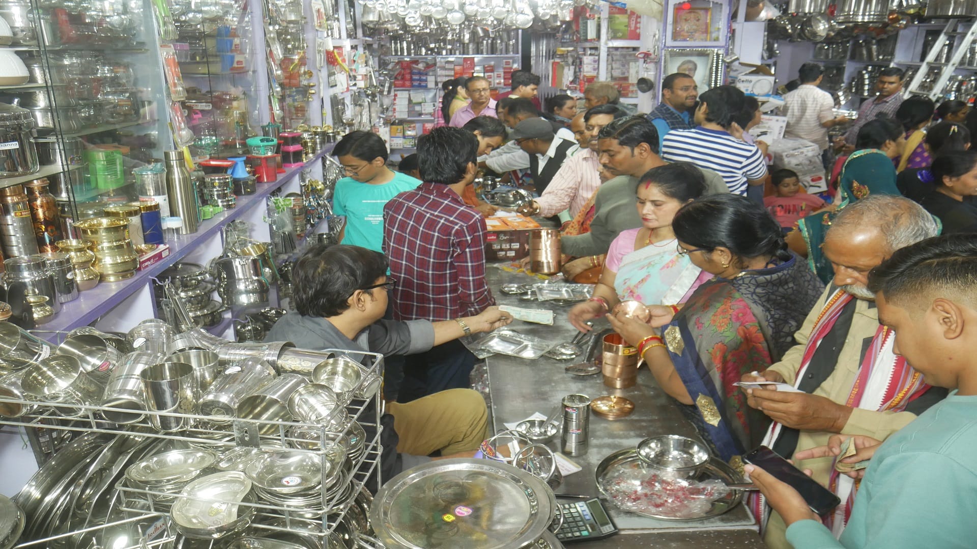 Dhanteras: purchases worth three thousand crores in 24 hours, people bought gold, silver and vehicles