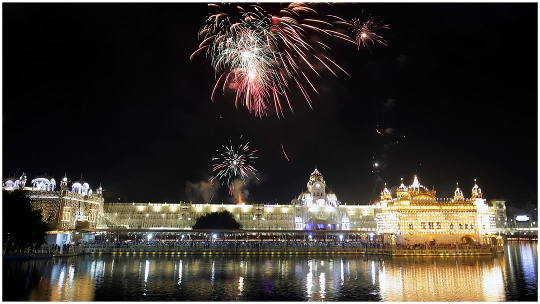 Diwali celebrated in country and world the sky lit up with lights See the excitement of festivals in pictures