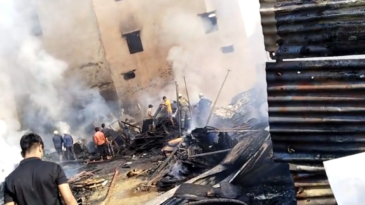 fire broke out in a wooden warehouse in Ghaziabad