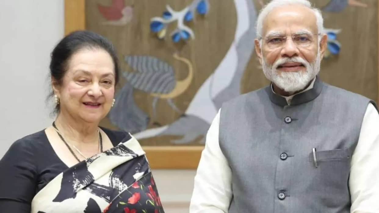 saira banu meets pm narendra modi says she devastated after husband dilip kumar death but he gave her hope
