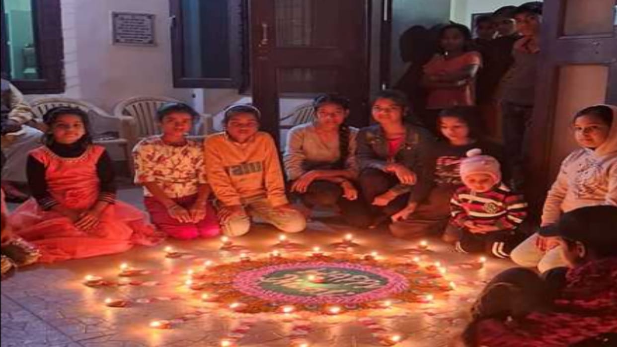 Deepawali in West UP: Diwali festival is being celebrated with enthusiasm and faith