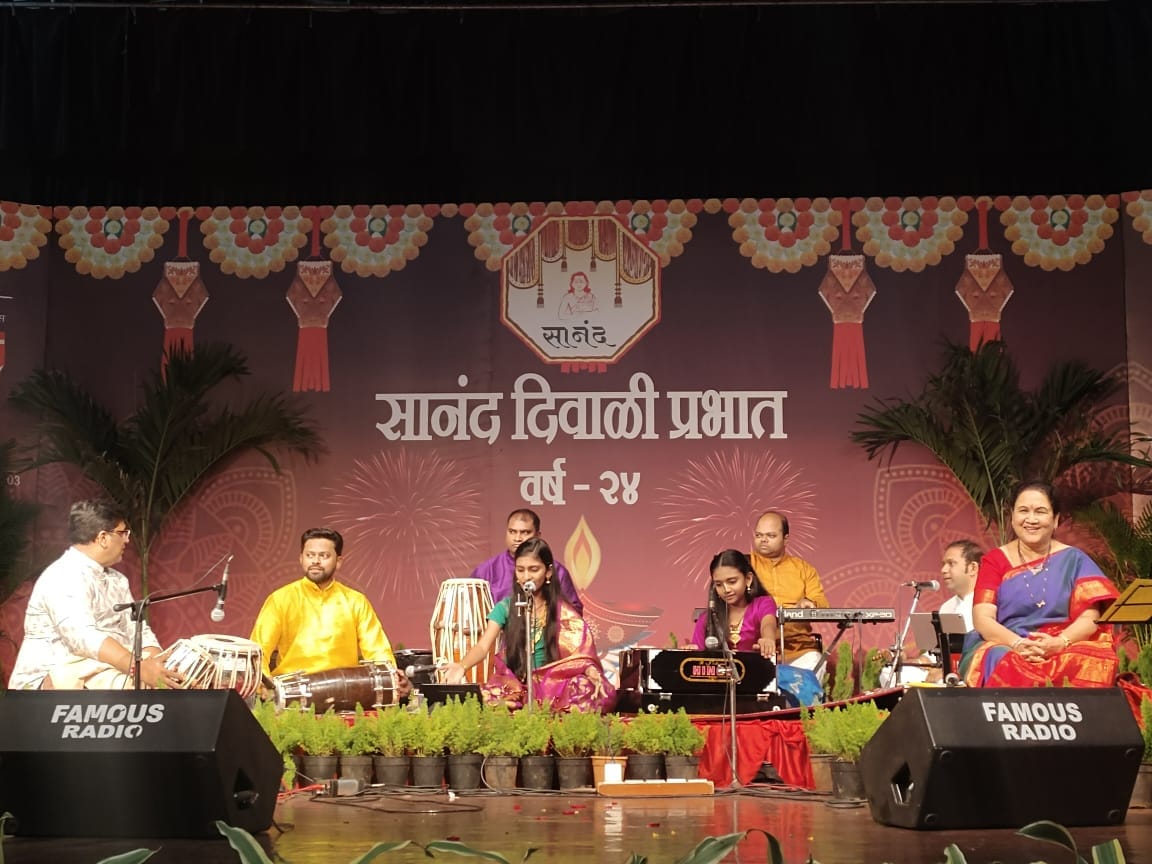 Indore: Diwali morning sparkled with the tunes of Dnyaneshwari, the little singer surprised