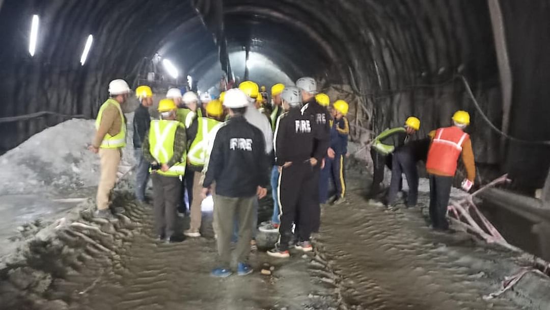 Landslide in Uttarkashi Tunnel Yamunotri National Highway, Many Workers Trapped pm modi talk cm dhami