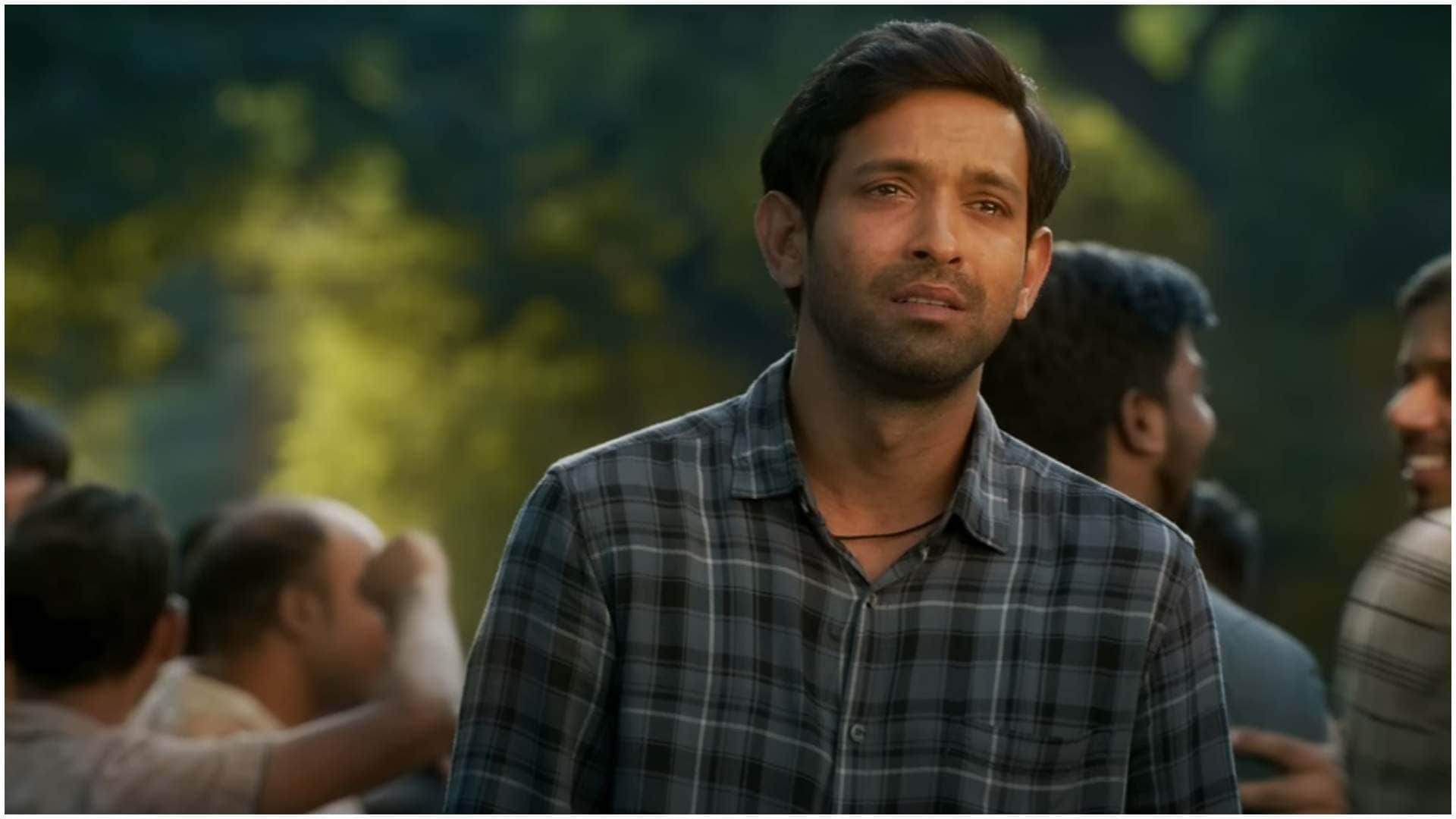 12th Fail actor Vikrant Massey expressed gratitude to the real life hero Manoj Kumar Sharma