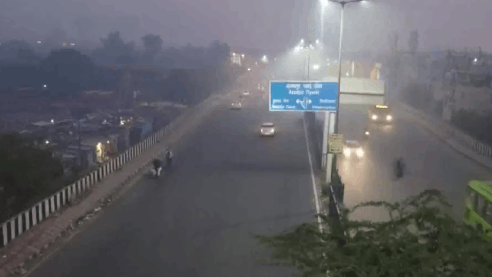 Air Pollution in Delhi NCR: Delhi, Noida, Ghaziabad and Gurugram Photos After Diwali Last Night
