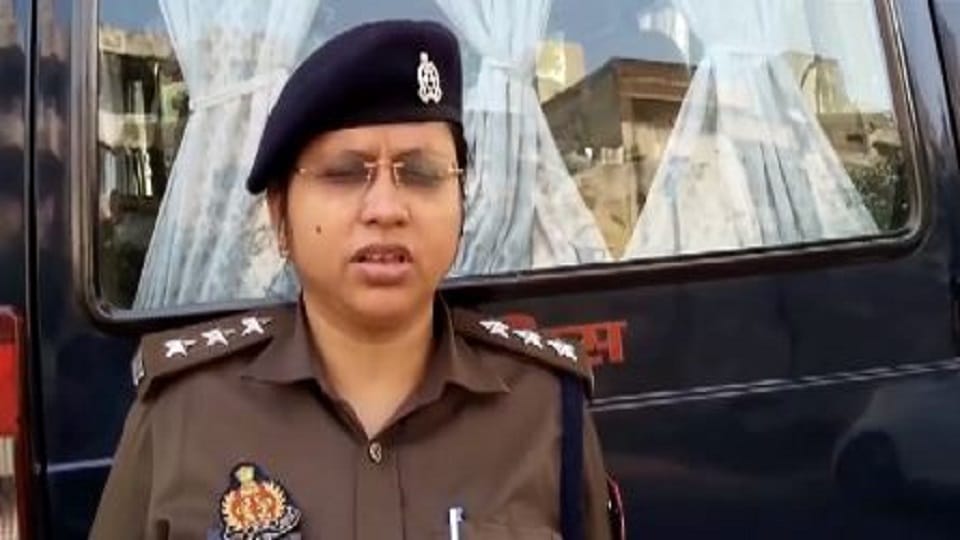 five accused arrested Group Misdeed With Employee Girl In Home Stay In Agra