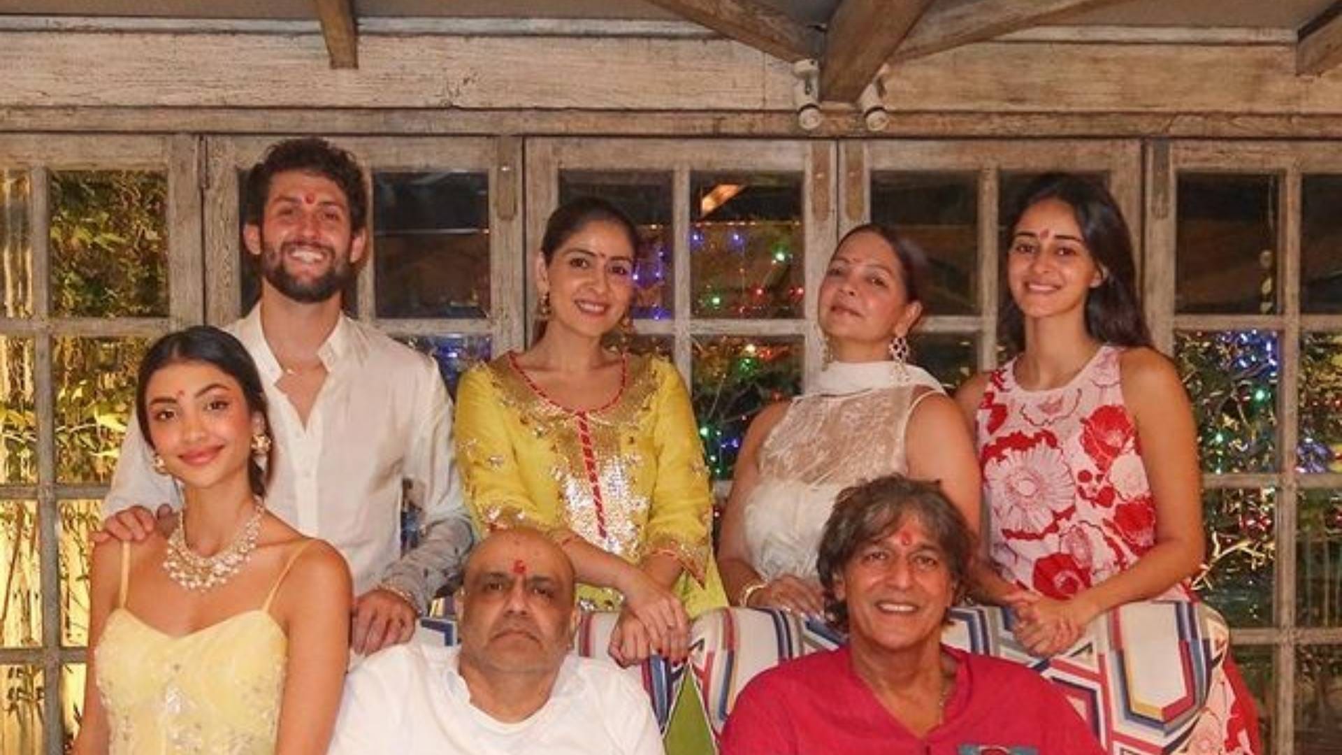 Diwali 2023 Bollywood Celebs Celebrated their Diwali with Family Kriti sanon Mouni roy Alia Bhatt kajol