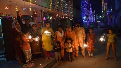 Diwali 2023: Crowd gathered Brass City bus stand reach home, people kept running bus stands