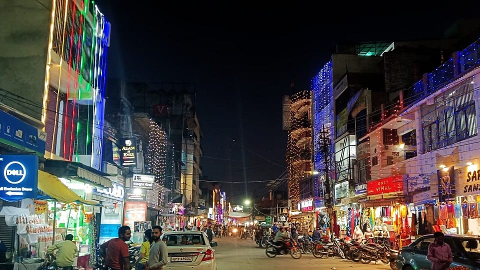 Diwali festival celebrated with pomp in Shahjahanpur