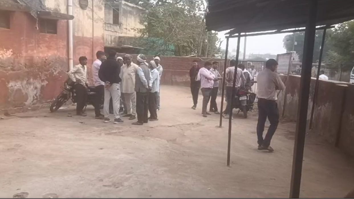 Painful death of a laborer after falling into a well