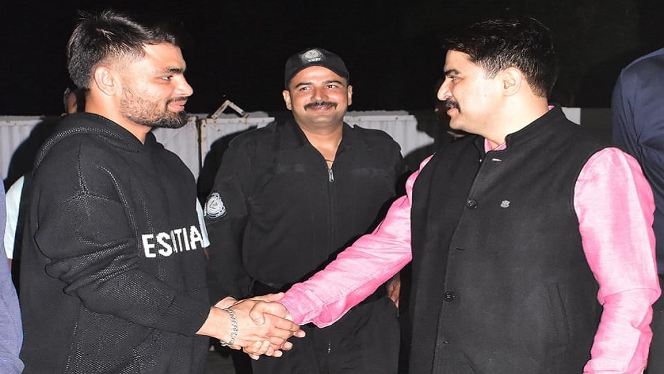 Cricketer Rinku Singh met SSP