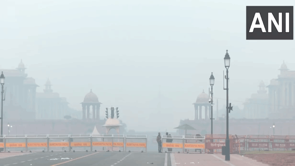 AQI in Delhi Today: Air Pollution Level in Delhi After Diwali Celebration with Firecrackers