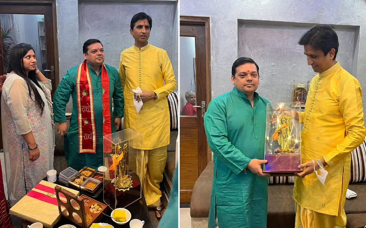 Kumar Vishwas reached the victim dr pallav bajpai house with shri Ram idol and celebrate Diwali together