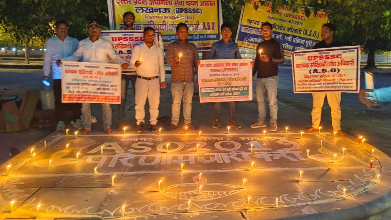 ARO 2019 aspirants celebrate diwali in Eco garden in Lucknow.