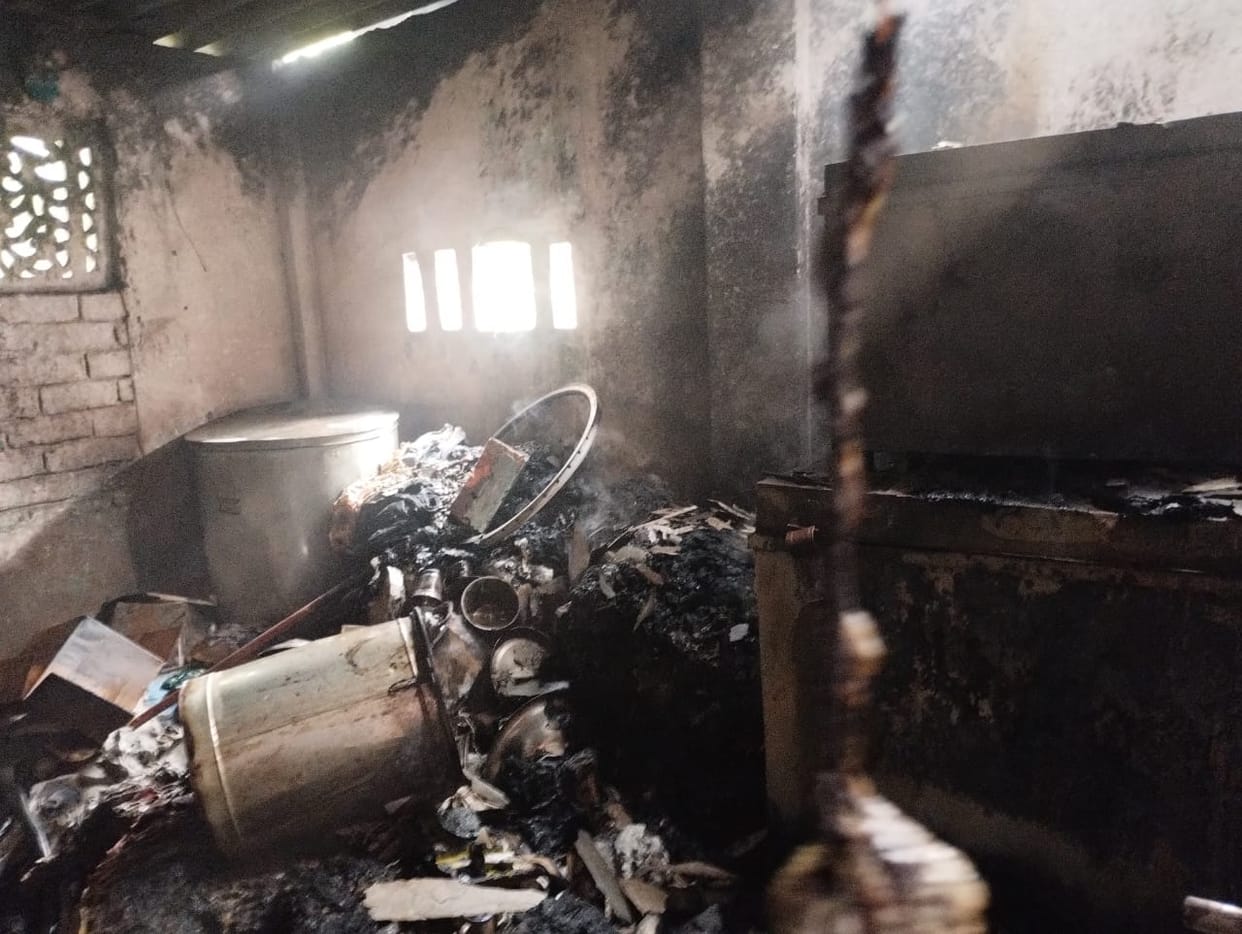 Fire broke out in a tyre godam in Mohanlalganj.